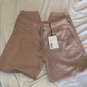 BNWT KITH Chelsea sweatpant in Goat. Med